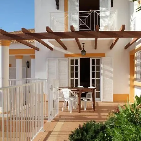 Ferienhaus Juniper Fenced Pool Spacious House