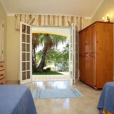 Juniper Fenced Pool Spacious House Vakantiehuis *