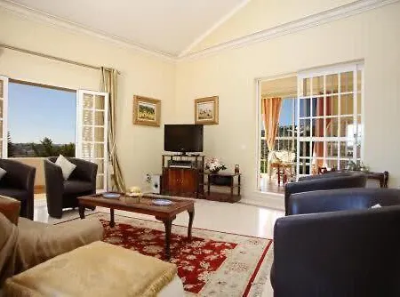 Villa Juniper Fenced Pool Spacious House Albufeira