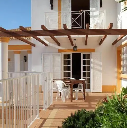 Casa de Férias Juniper Fenced Pool Spacious House