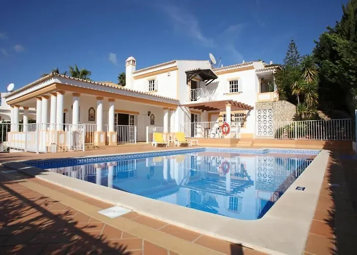 Casa de Férias Juniper Fenced Pool Spacious House