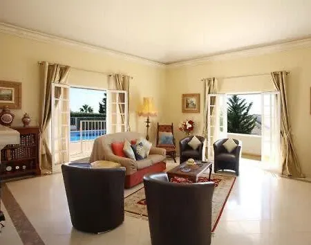 Juniper Fenced Pool Spacious House *