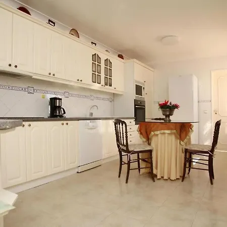 Juniper Fenced Pool Spacious House Dom wakacyjny *