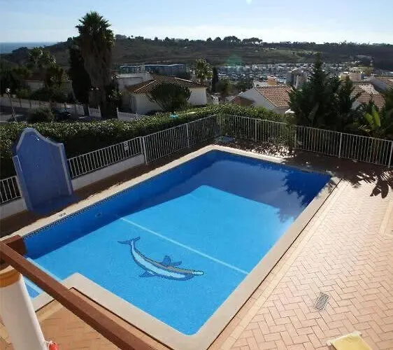 Semesterbostad Juniper Fenced Pool Spacious House *