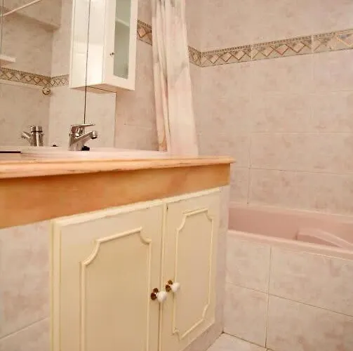 Juniper Fenced Pool Spacious House