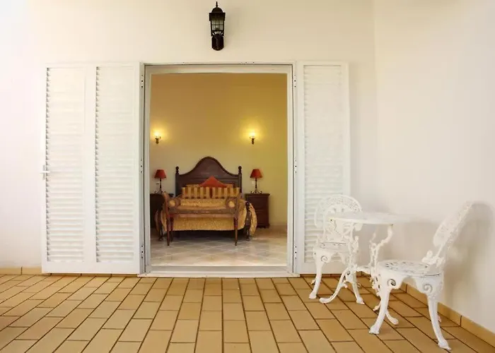 Juniper Fenced Pool Spacious House Semesterbostad Albufeira